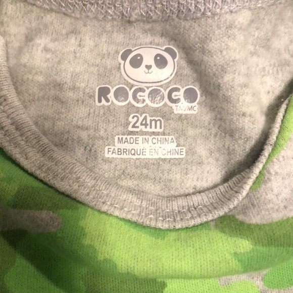 👀4/$25 Size 24 month 2 T Camo onesie and Black Mess Maker Tshirt - Picture 6 of 8